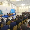 Токаев раскритиковал крупные компании за показуху и опору на импорт
